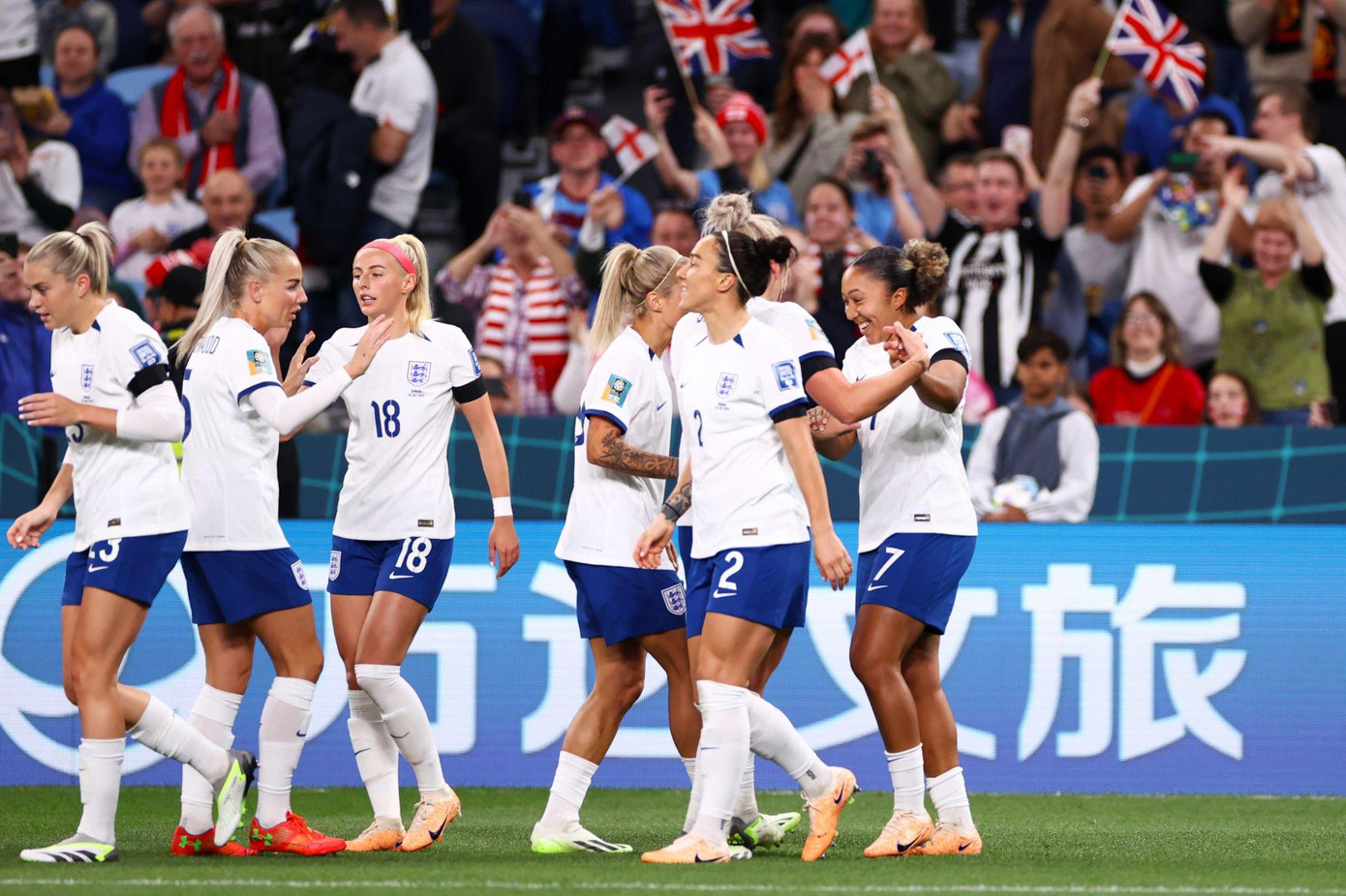  Đánh bại Đan Mạch, Anh rộng cửa vào vòng 1/8 ảnh 36