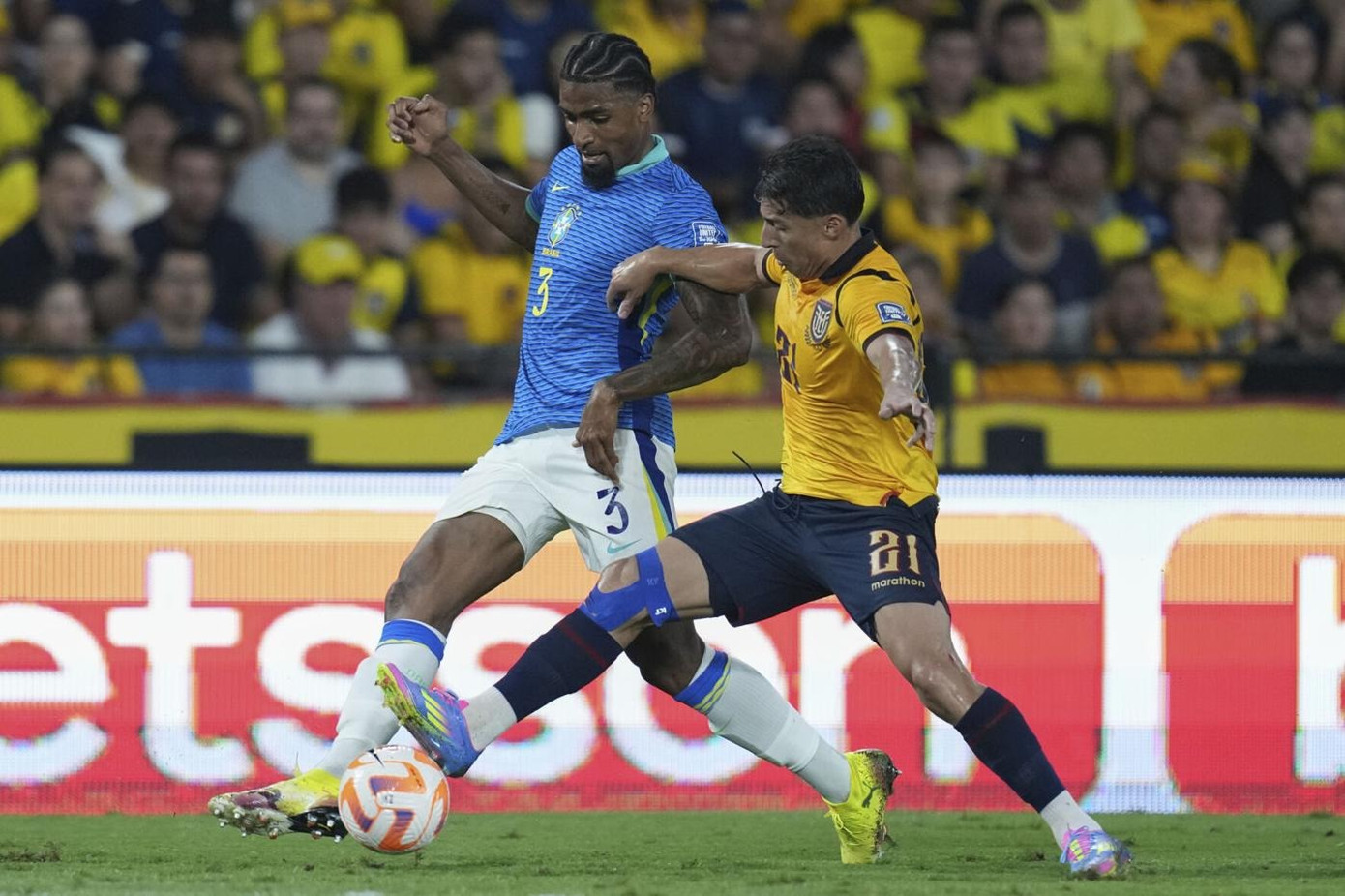 Alexsandro Ribeiro là một trong những cầu thủ chơi tốt nhất ở trận hòa 0-0 giữa Brazil và Ecuador.