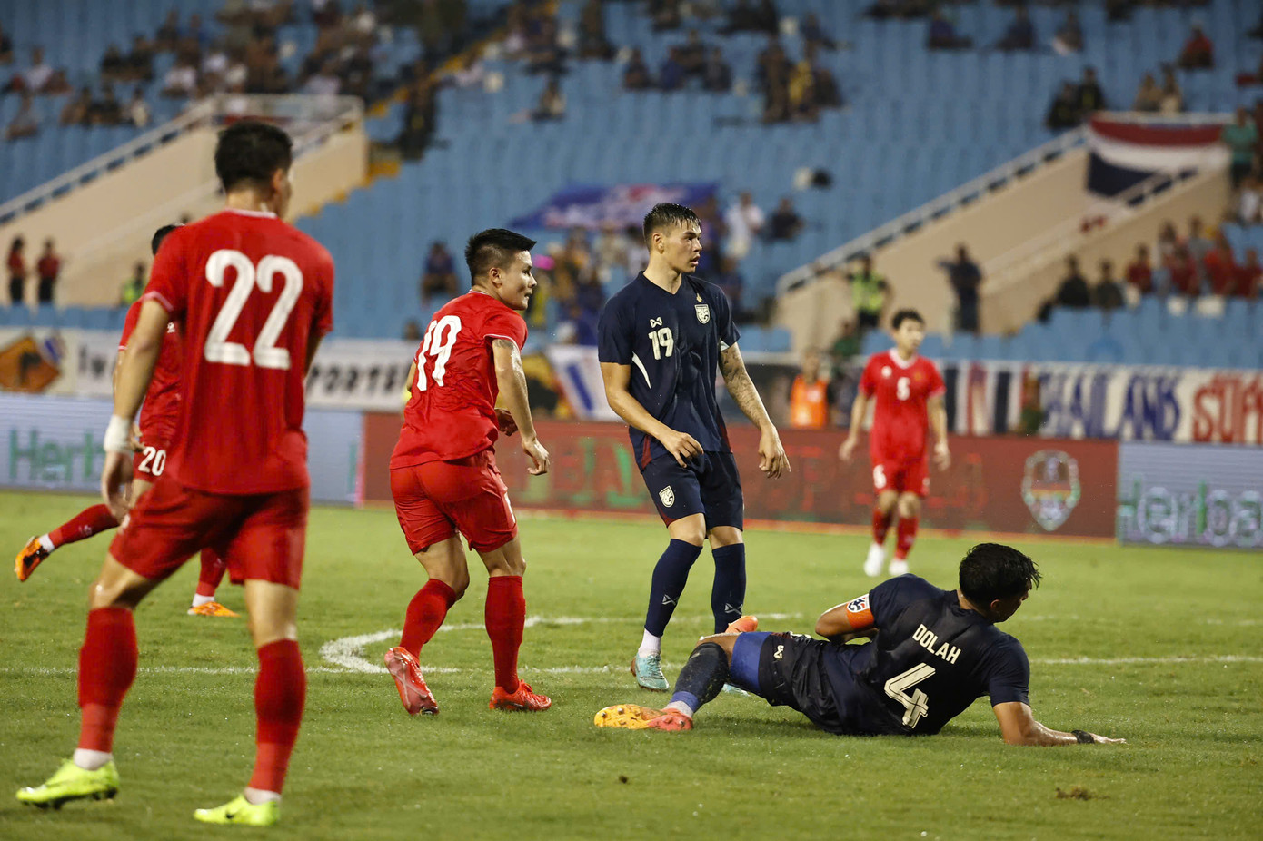 Việt Nam thua ngược Thái Lan ngay tại Mỹ Đình ảnh 47