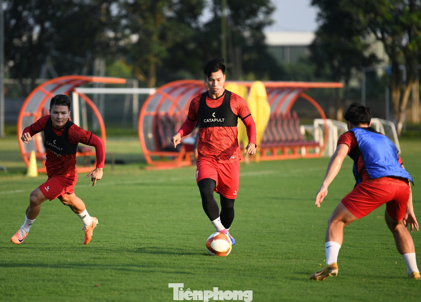 Tại CAHN, không chỉ các tiền đạo hay tiền vệ, bàn thắng có thể đến từ những cầu thủ chơi phòng ngự. Mùa trước Vũ Văn Thanh đã ghi 3 bàn tại V-League 2023, nằm trong danh sách 13 cầu thủ ghi bàn cho CLB.