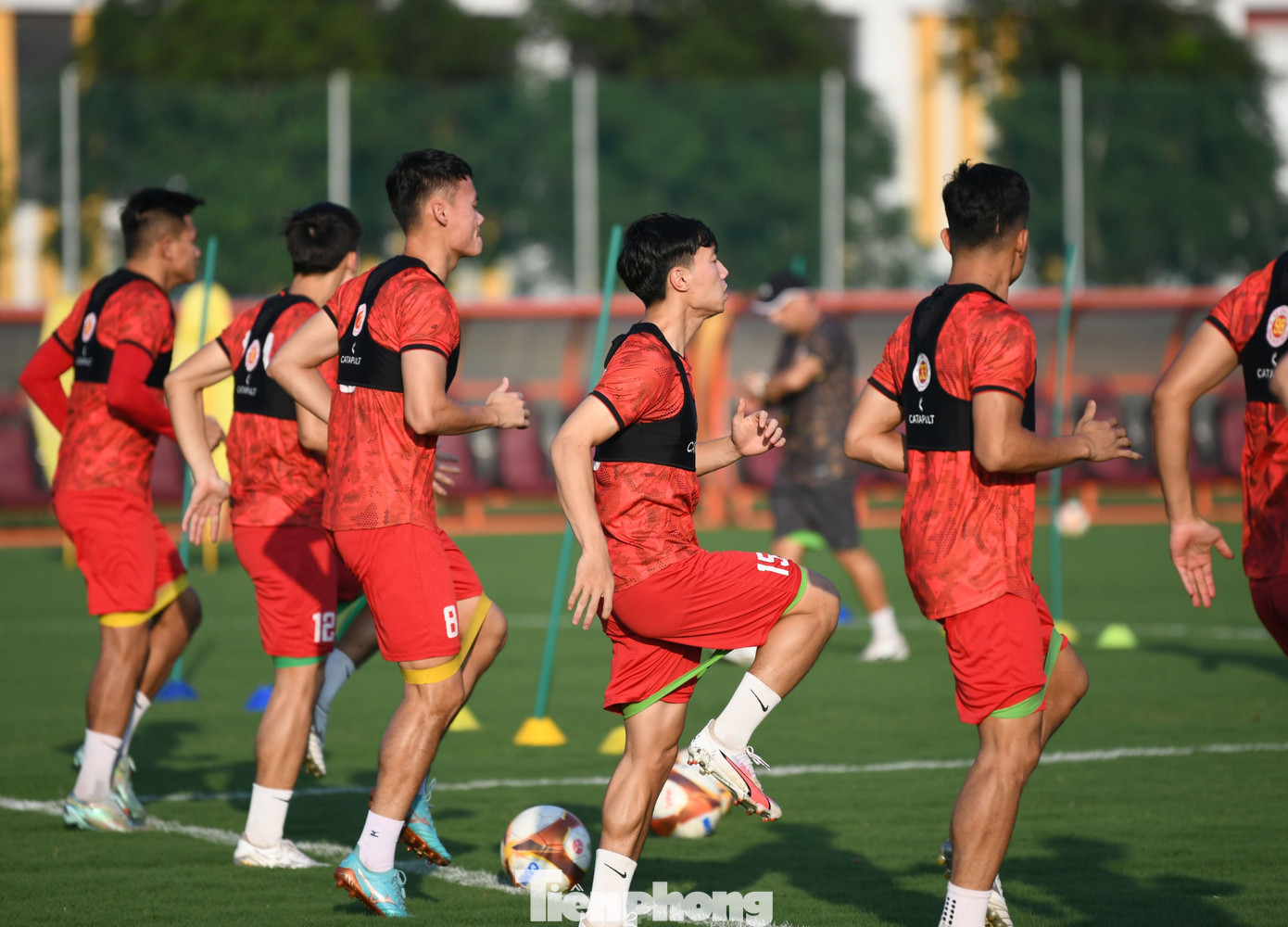 Các cầu thủ hiểu được tham vọng của CLB, đồng thời biết rõ tiêu chuẩn cao mà đội bóng đặt ra. Họ phải chiến thắng mỗi trận đấu và giành mọi danh hiệu có thể.