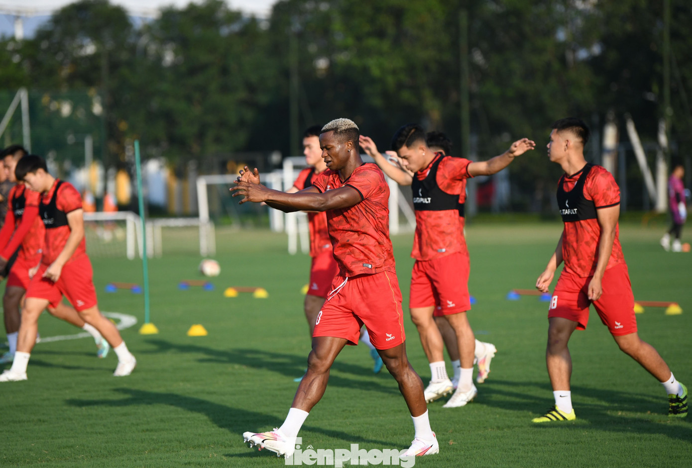 Các cầu thủ hiểu được tham vọng của CLB, đồng thời biết rõ tiêu chuẩn cao mà đội bóng đặt ra. Họ phải chiến thắng mỗi trận đấu và giành mọi danh hiệu có thể.