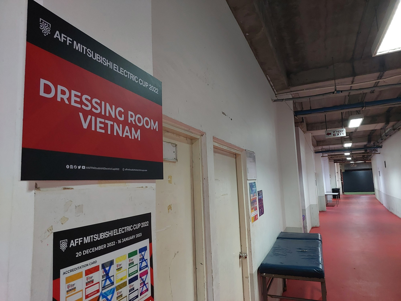 Phòng thay đồ của hai đội Việt Nam và Thái Lan.