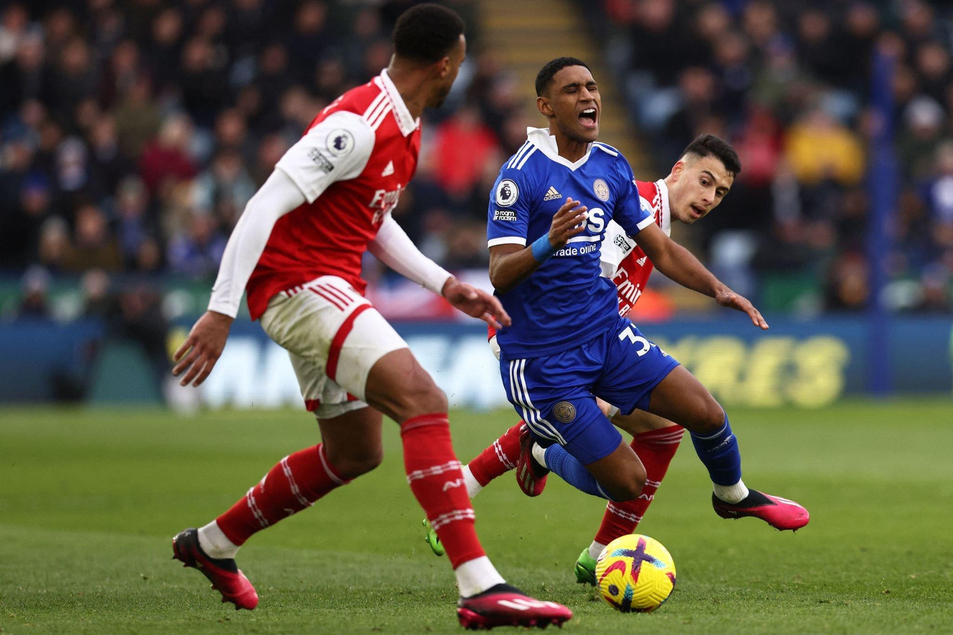 Thắng tối thiểu Leicester, Arsenal xây chắc ngôi đầu Ngoại hạng Anh ảnh 16 Thắng tối thiểu Leicester, Arsenal xây chắc ngôi đầu Ngoại hạng Anh ảnh 16