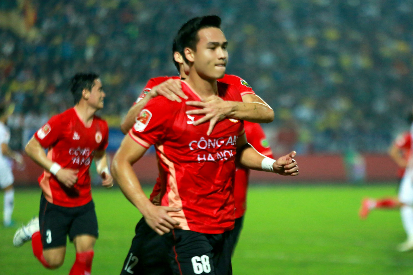 Cầm hoà CAHN, Nam Định vững ngôi đầu V-League ảnh 17