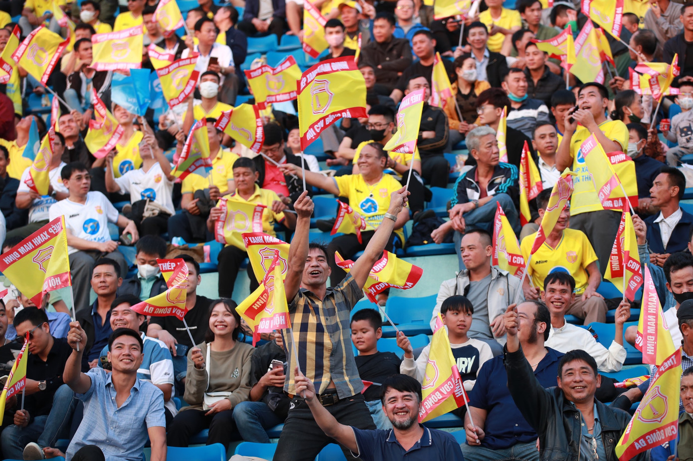 Cầm hoà CAHN, Nam Định vững ngôi đầu V-League ảnh 6