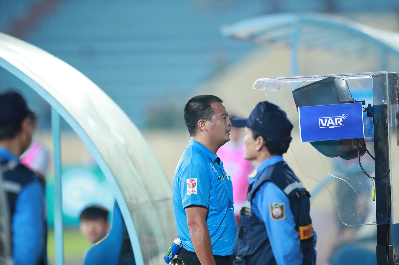 Cầm hoà CAHN, Nam Định vững ngôi đầu V-League ảnh 26