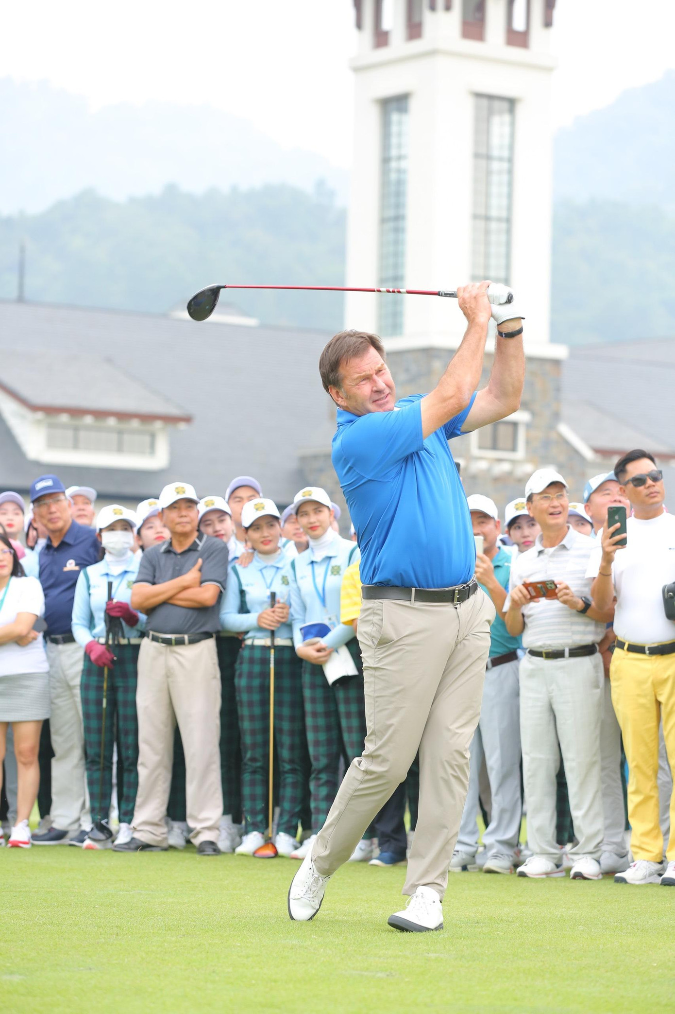 Vào giữa thập niên 1980, dù đã là ngôi sao, Sir Nick Fado đã bỏ ra 2 năm để hoàn thiện kỹ thuật swing cùng HLV David Leadbetter.