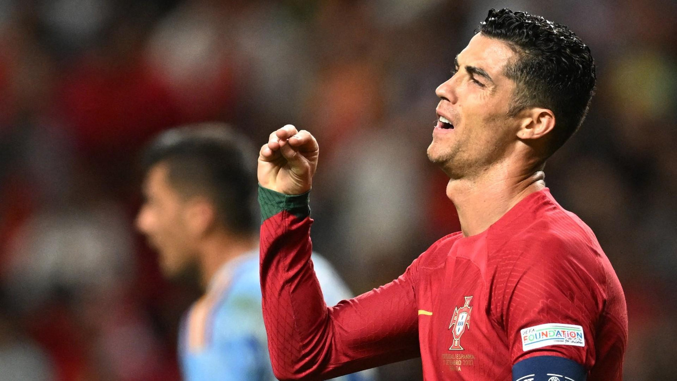 Ronaldo không thể ghi bàn ở những pha bóng anh không bao giờ bỏ lỡ khi còn đỉnh cao. (Ảnh: A Bola)