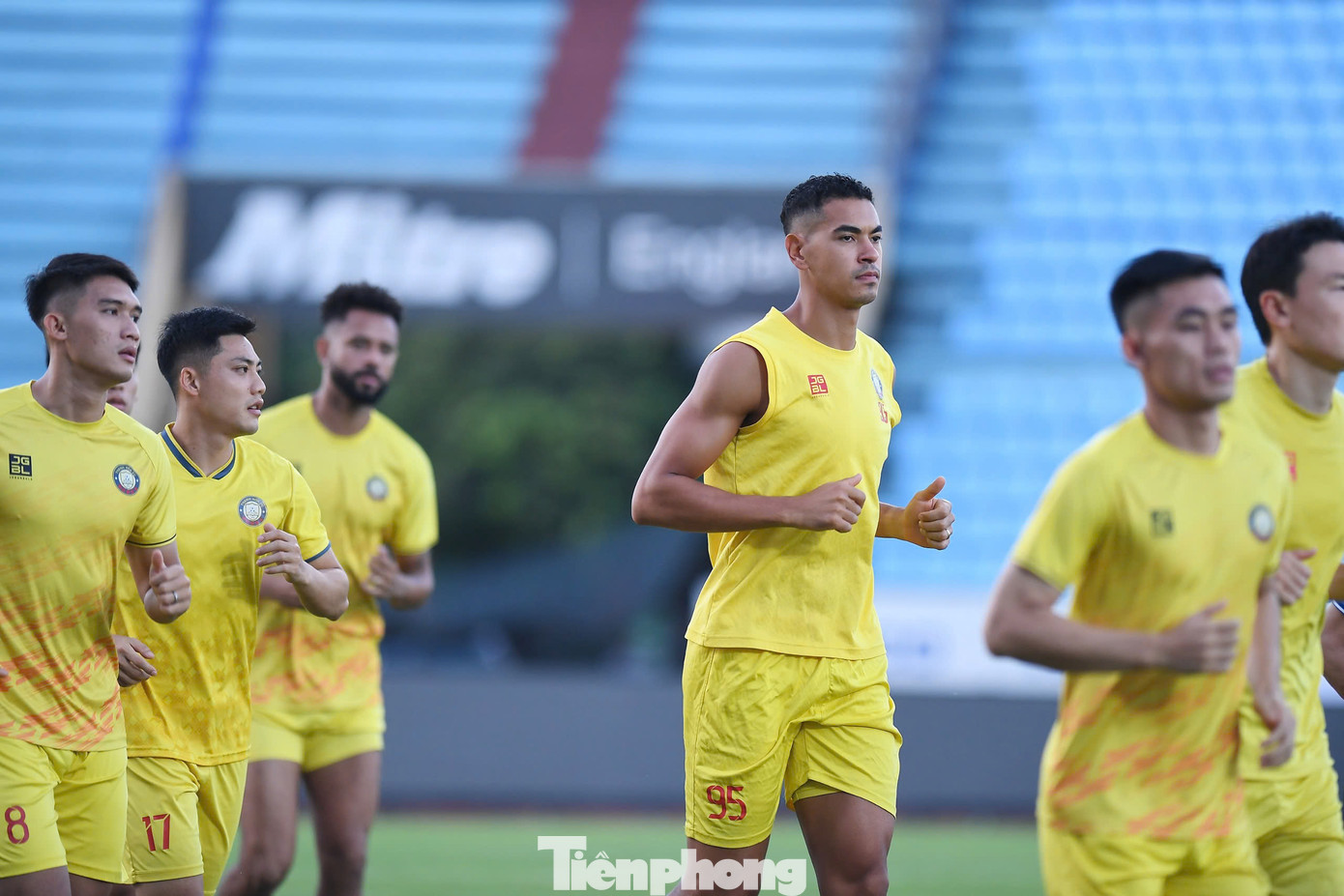 Trong mùa hè vừa qua, Đông Á Thanh Hóa đã bổ sung nhiều gương mặt mới, đặc biệt là các ngoại binh, để sẵn sàng cho ba đấu trường sẽ tham dự.