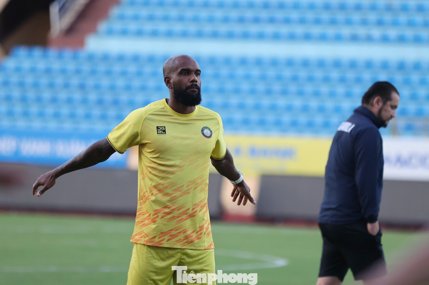 Luiz Antonio cũng là nguồn cung cấp bàn thắng đáng tin cậy của đội bóng xứ Thanh. Ở trận mở màn Cúp các CLB Đông Nam Á gặp Shan United, tiền đạo sở hữu 9 bàn ở V-League mùa trước là người ấn định chiến thắng 3-1.