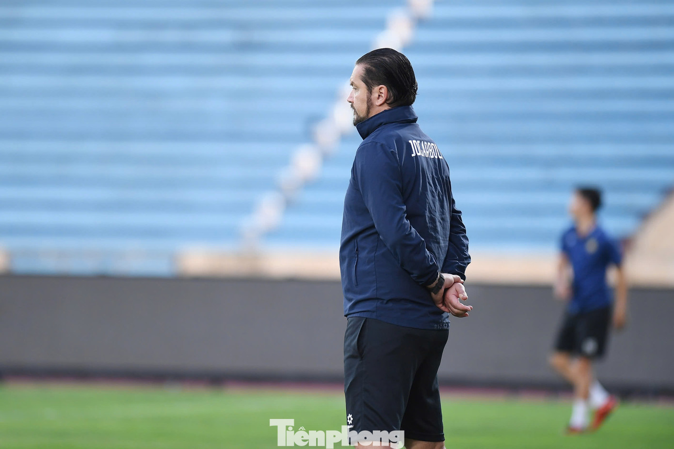 Phương pháp huấn luyện của HLV Popov, bên cạnh triết lý kiểm soát bóng và pressing tầm cao, còn chú trọng tới yếu tố tâm lý, thúc đẩy các học trò vượt qua giới hạn.