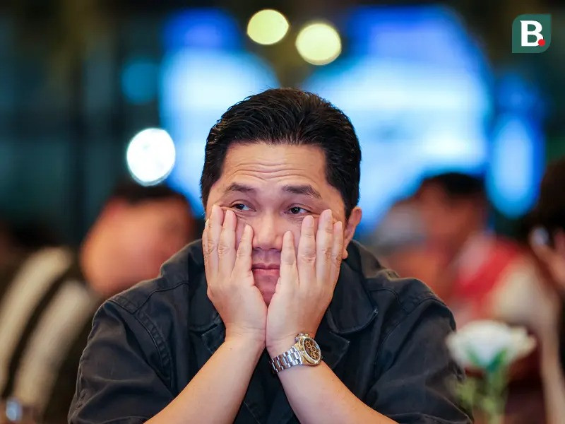 Gương mặt chán nản của Erick Thohir trong thất bại của ĐT Indonesia. (Ảnh: Bola) Gương mặt chán nản của Erick Thohir trong thất bại của ĐT Indonesia. (Ảnh: Bola)