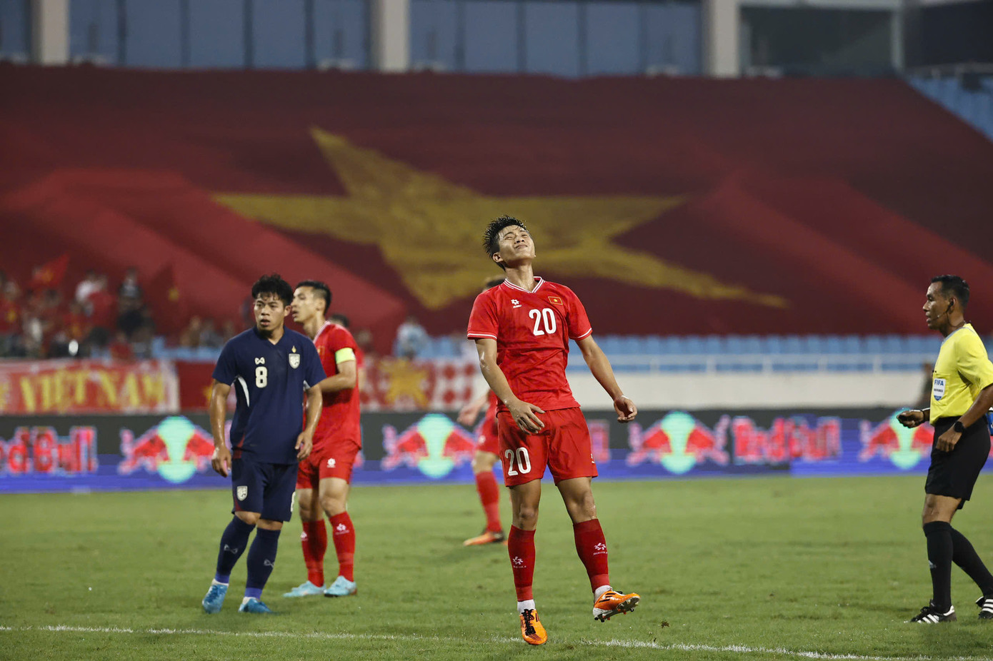 Việt Nam thua ngược Thái Lan ngay tại Mỹ Đình ảnh 54