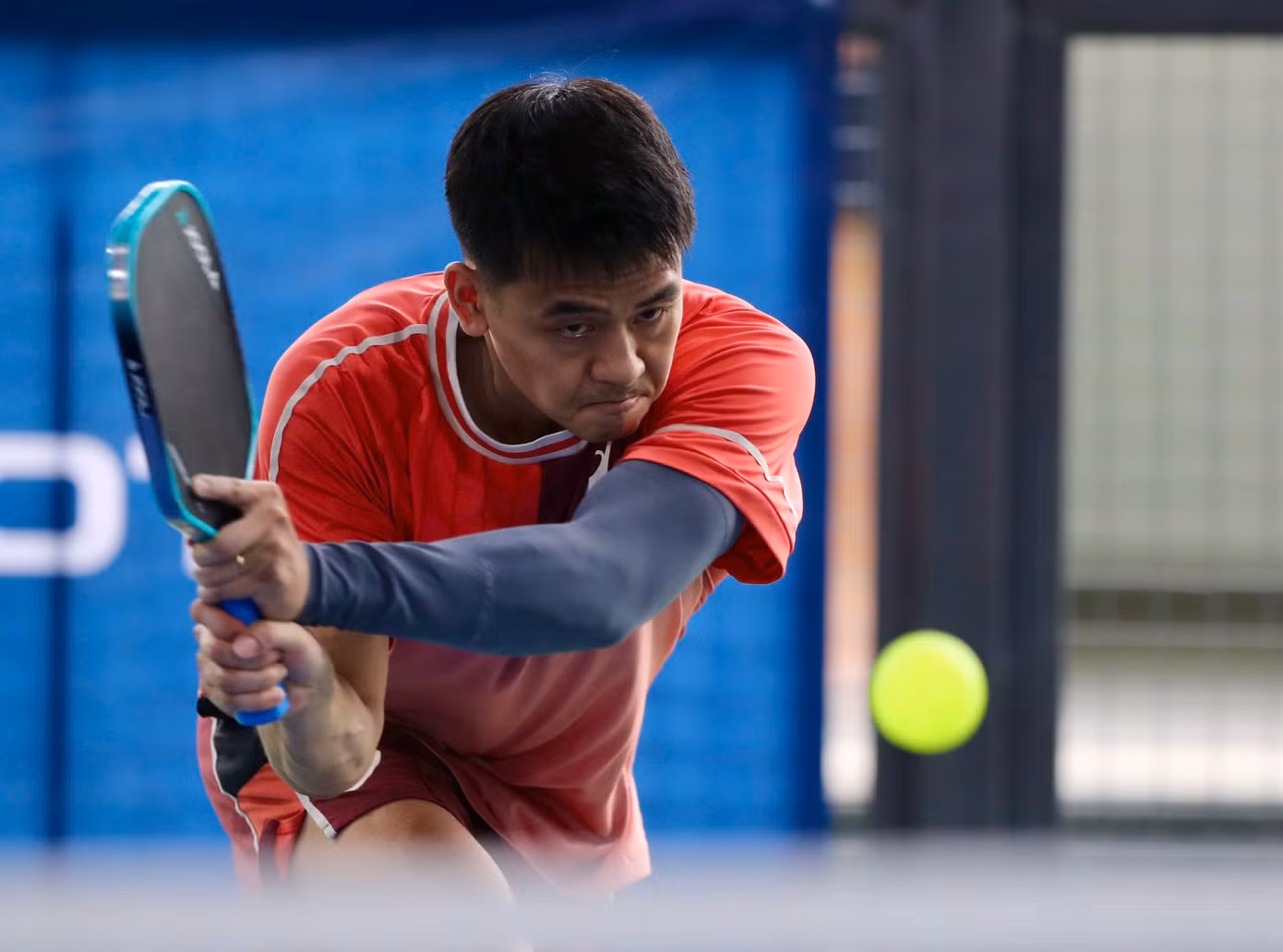 Với gần 1.000 lượt vận động viên đăng ký tham dự, Giải Pickleball Việt Nam 2025 đã quy tụ các tay vợt pickleball hàng đầu, tạo nên những màn trình diễn đỉnh cao.