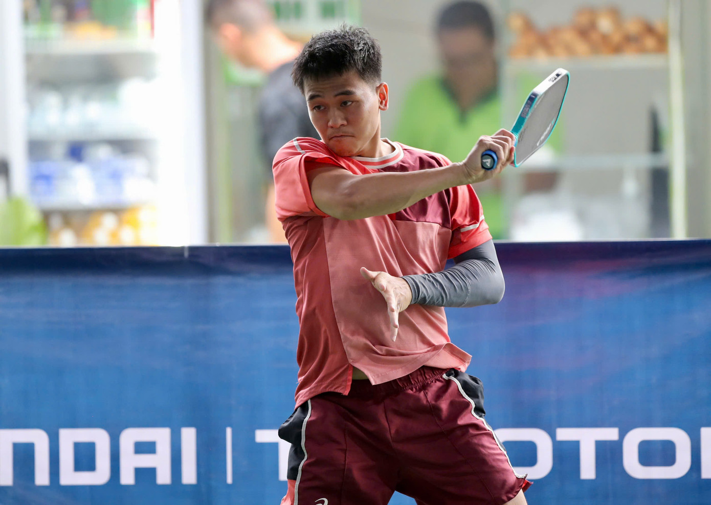 Với gần 1.000 lượt vận động viên đăng ký tham dự, Giải Pickleball Việt Nam 2025 đã quy tụ các tay vợt pickleball hàng đầu, tạo nên những màn trình diễn đỉnh cao.