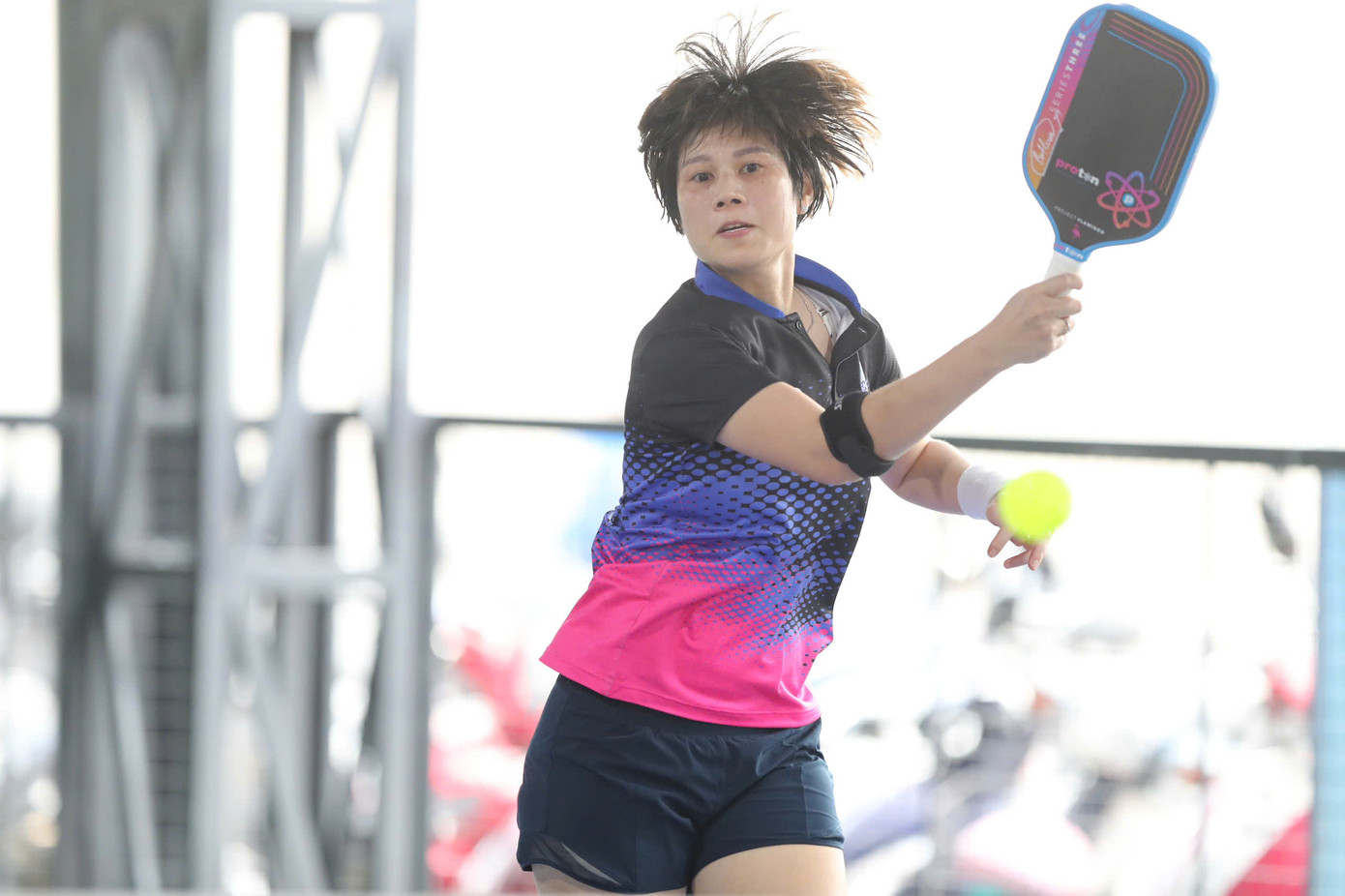 Chiều ngày 4/7 diễn ra vòng loại đơn nam chuyên nghiệp hai lứa tuổi, đôi nam chuyên nghiệp (trên 35 tuổi), đôi nam nữ chuyên nghiệp (trên 35 tuổi), đơn nam phong trào (14-34 tuổi), đơn nữ phong trào (trên 35 tuổi).