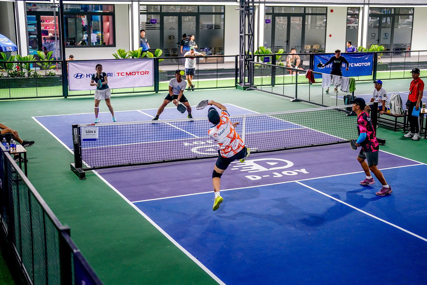 Bốn tay vợt đã mang tới nhiều pha bóng đẹp mắt, với những cú smash, spin và lob đỉnh cao.