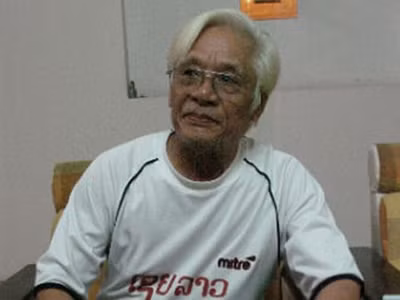 Cơ quan chức năng phát hiện ông Linh chết trong căn nhà 3 tầng nghi ngút khói sáng 21/10. Ảnh: Kênh 14