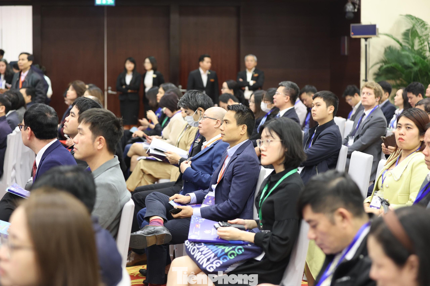 Diễn đàn được tổ chức kết hợp trực tiếp và trực tuyến với sự tham dự của hơn 1.000 đại biểu.