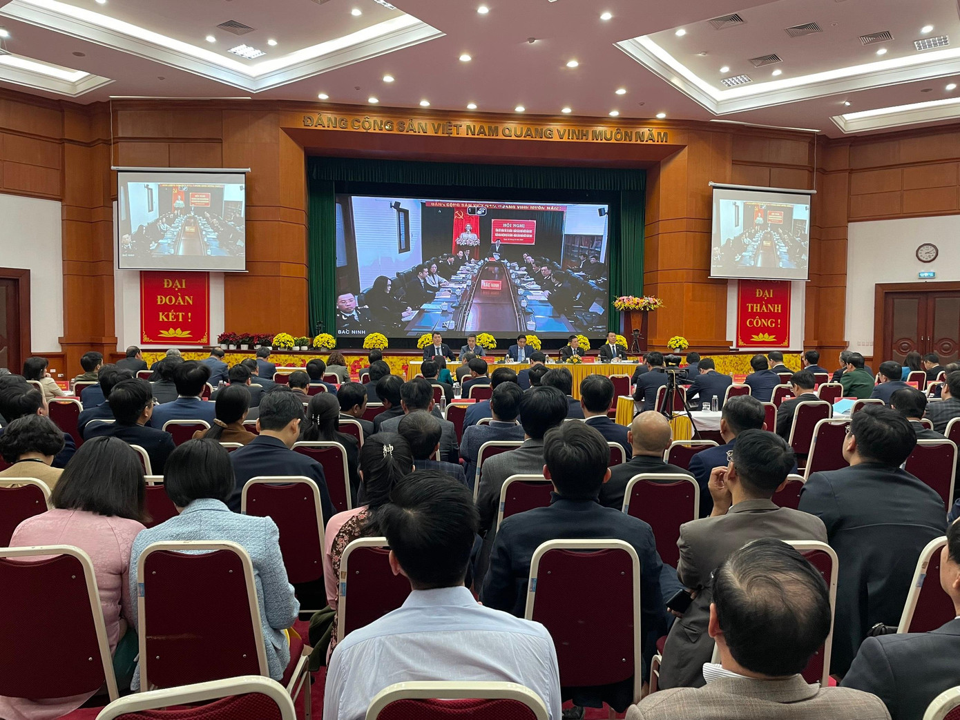 Toàn cảnh hội nghị trực tuyến tổng kết công tác tài chính - ngân sách nhà nước năm 2022 và triển khai năm 2023 của Bộ Tài chính.