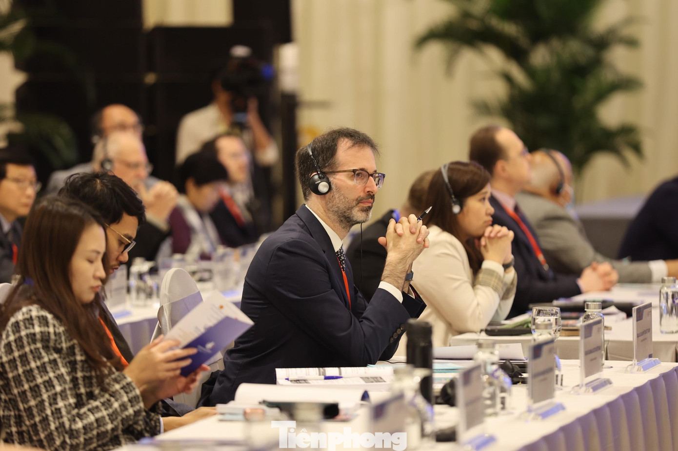 Các đại biểu quốc tế tham dự Diễn đàn kinh tế năm 2023.