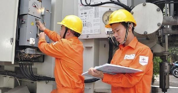 Bổ sung quy định về giá hợp đồng mua bán điện để so với khung giá điện năm cơ sở là một trong những quy định mới, có hiệu lực từ tháng 12/2022. Ảnh minh hoạ