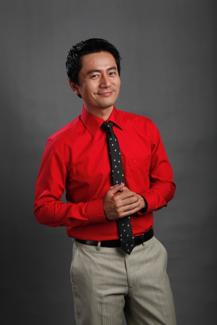 Tươi tắn, lịch lãm, trẻ trung là phong cách thời trang đầu năm của Trương Minh Cường