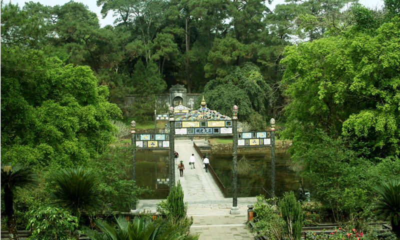 Dẫn đến Bửu Thành là câu Thông Minh Chính trực