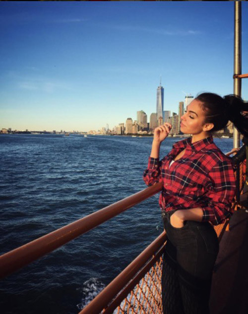 Dung nhan cô nàng bí mật đang hẹn hò với Ronaldo ảnh 6