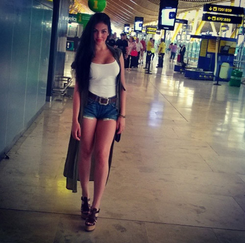 Dung nhan cô nàng bí mật đang hẹn hò với Ronaldo ảnh 9