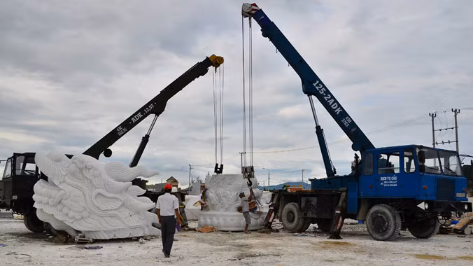 Đặt “cá chép hóa rồng” ở bến du thuyền Đà Nẵng ảnh 16