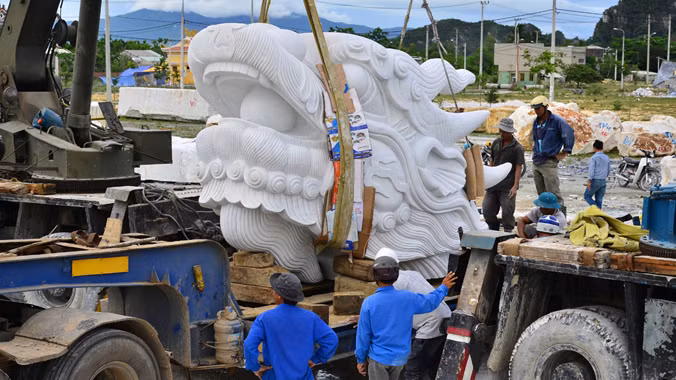 Đặt “cá chép hóa rồng” ở bến du thuyền Đà Nẵng ảnh 18