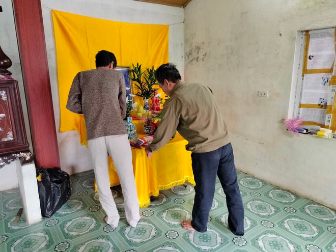 Gia đình bàng hoàng, đau xót trước sự ra đi đột ngột chưa rõ nguyên nhân của cháu bé