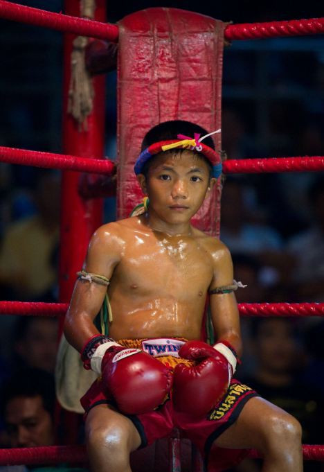 Nghỉ ngơi một lúc chờ đối thủ ra sân