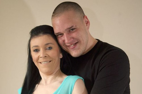 Zara và bạn trai. Ảnh: Mirror.co.uk.. Zara và bạn trai. Ảnh: Mirror.co.uk.