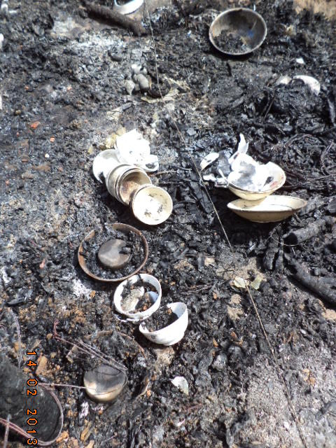 Bát đĩa không còn nguyên vẹn