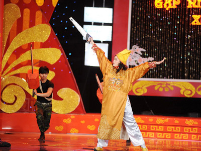 Táo Điện lực- Vân Dung khoe tài múa Ảnh: Khắc Quân