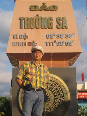 Nhà thơ Nguyễn Trọng Văn