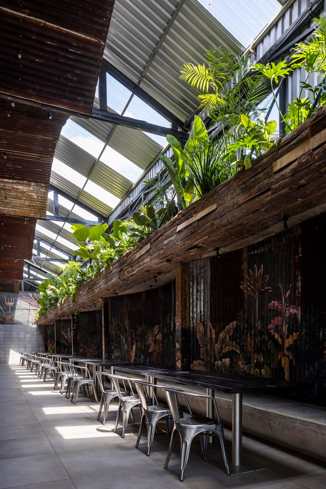 Được biết, dự án hoàn thành vào đầu năm 2023 và các kiến trúc sư kỳ vọng nhiều người sẽ thay đổi tư duy về cách xây dựng nhà hàng theo hướng thân thiện với môi trường thông qua công trình này.