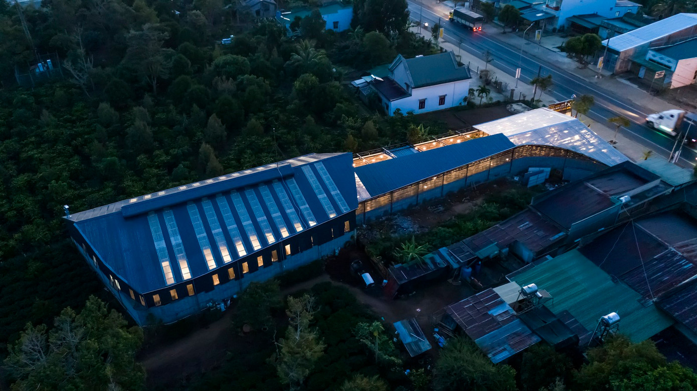 Khu vực bếp chế biến, kho, wc.. được ẩn nấp khéo léo đồng thời vẫn đảm bảo yêu cầu của nhà hàng.