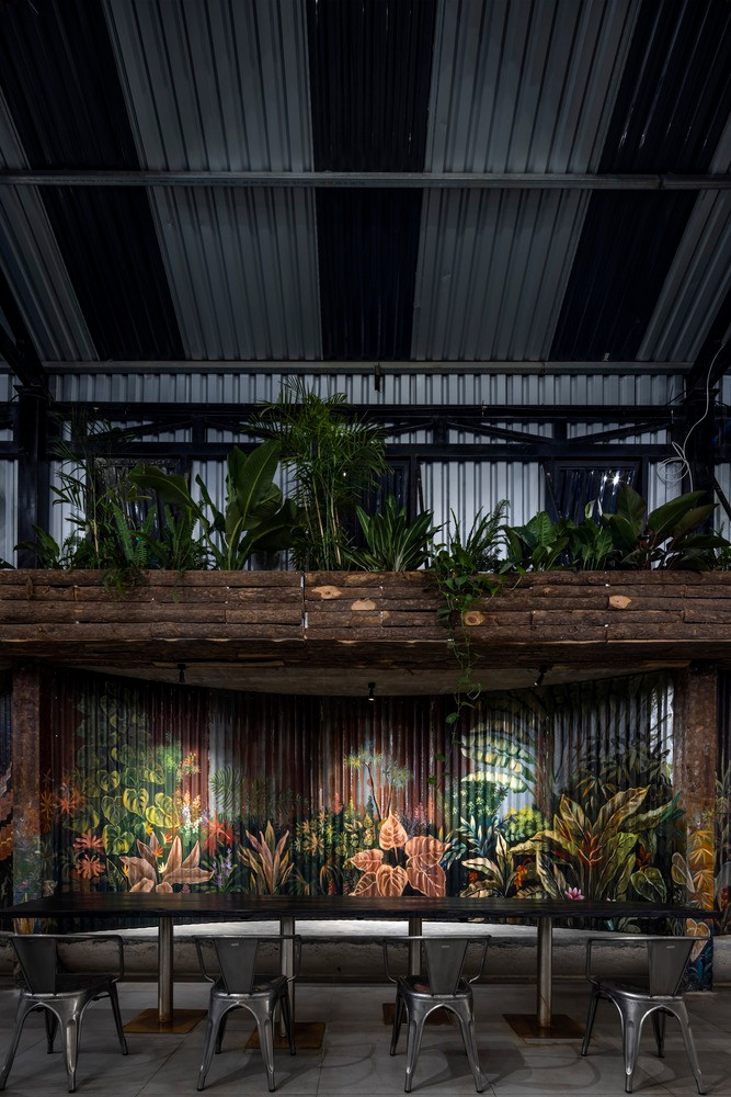 Được biết, dự án hoàn thành vào đầu năm 2023 và các kiến trúc sư kỳ vọng nhiều người sẽ thay đổi tư duy về cách xây dựng nhà hàng theo hướng thân thiện với môi trường thông qua công trình này.