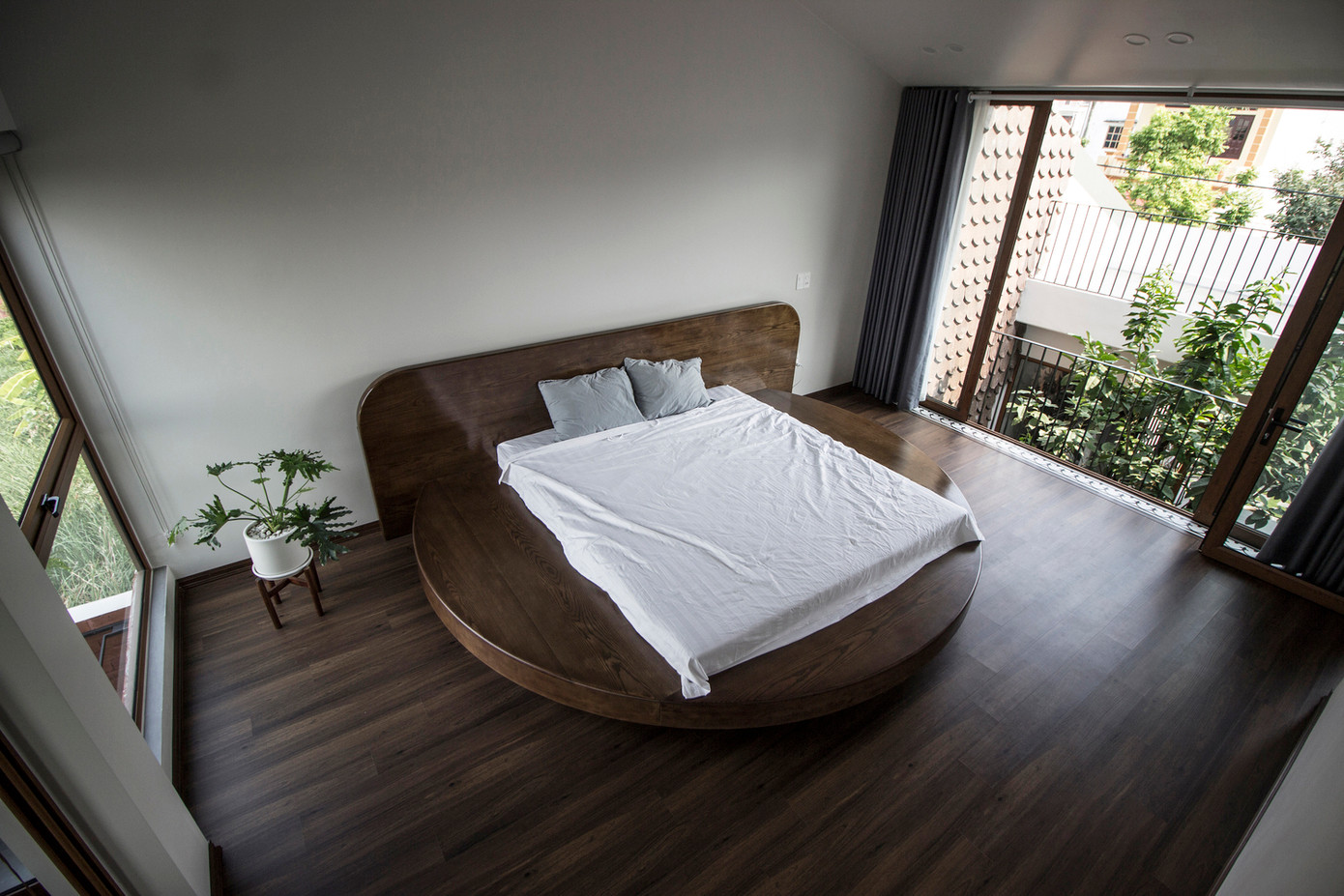 Dự án được thiết kế và thi công cẩn thận nhằm tận dụng tối đa vốn đầu tư, duy trì chất lượng trong thời gian dài và ít phải bảo trì. Dự án được thiết kế và thi công cẩn thận nhằm tận dụng tối đa vốn đầu tư, duy trì chất lượng trong thời gian dài và ít phải bảo trì.