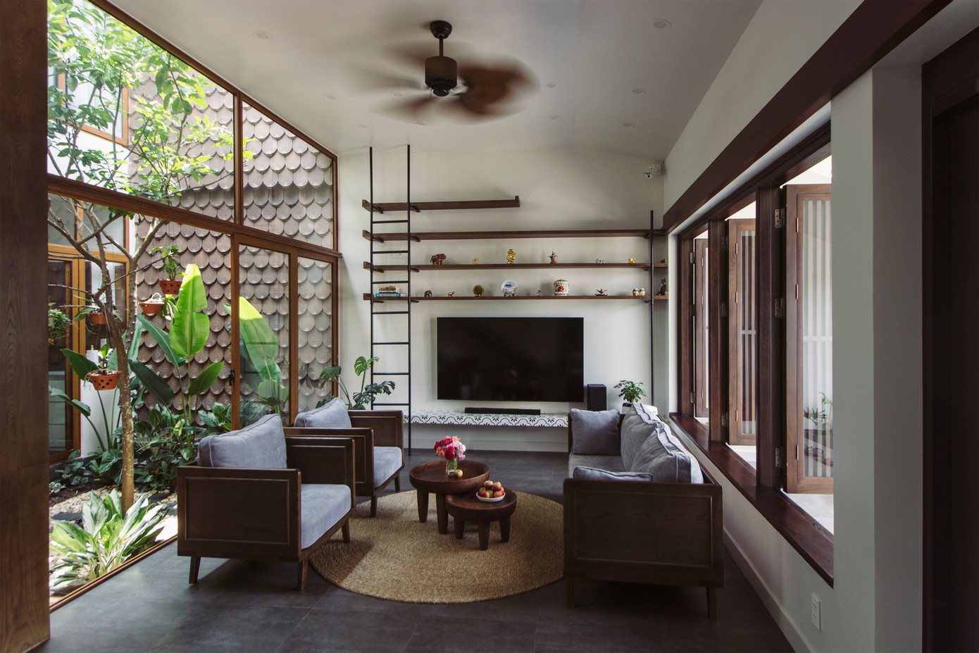 Dự án được thiết kế và thi công cẩn thận nhằm tận dụng tối đa vốn đầu tư, duy trì chất lượng trong thời gian dài và ít phải bảo trì. Dự án được thiết kế và thi công cẩn thận nhằm tận dụng tối đa vốn đầu tư, duy trì chất lượng trong thời gian dài và ít phải bảo trì.