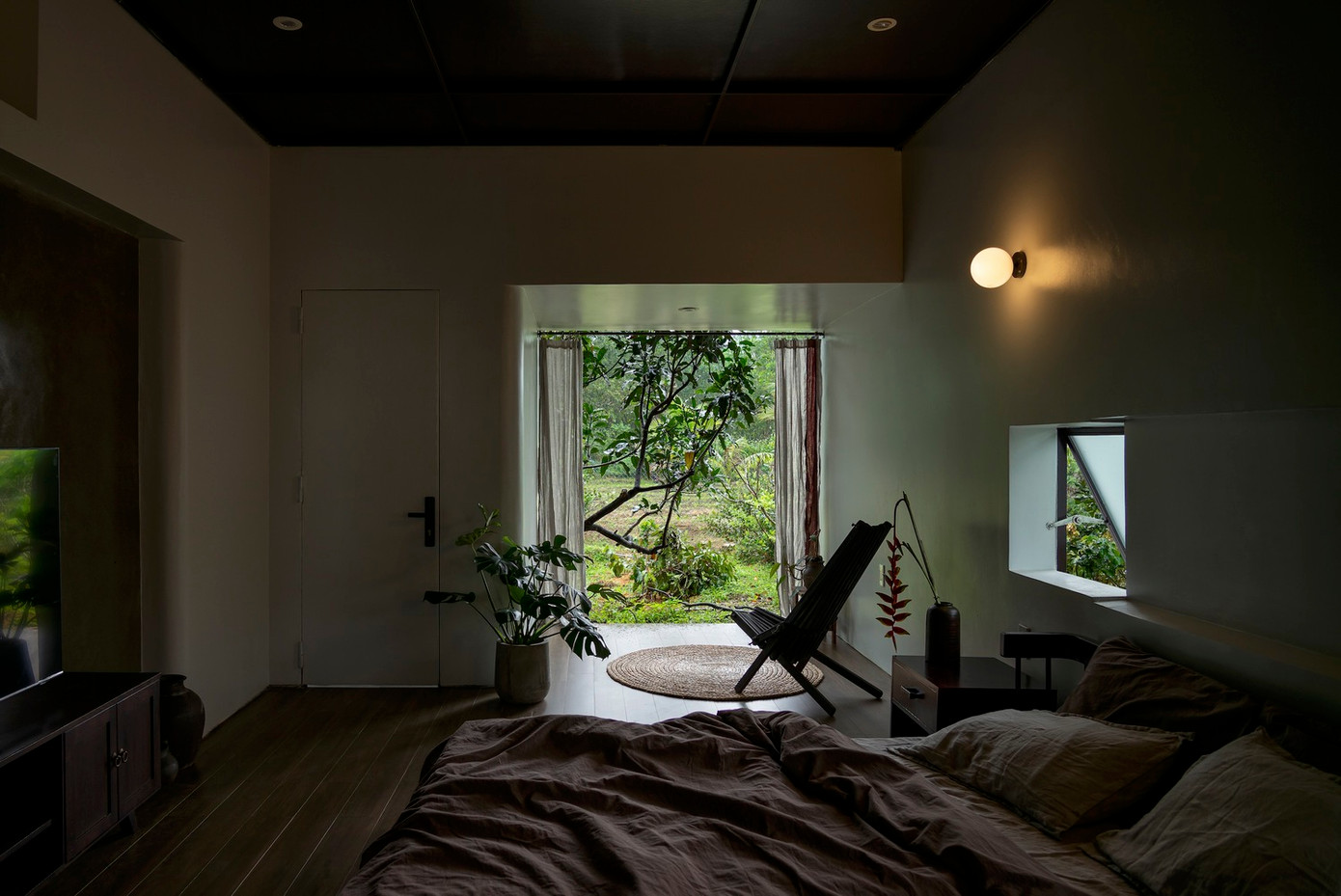 Phòng ngủ tối giản, hướng tới sự hòa nhập với thiên nhiên. Phòng ngủ tối giản, hướng tới sự hòa nhập với thiên nhiên.