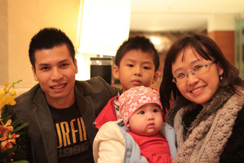 Thành công trong sự nghiệp, chị Lưu Ly có một gia đình hạnh phúc cùng chồng và hai con. Ảnh: NVCC