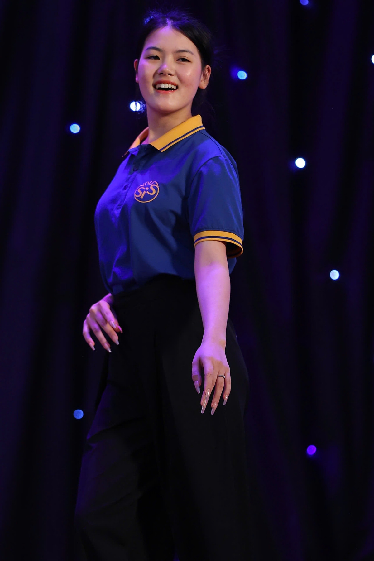 Nữ sinh Trường Khoa học Liên ngành & Nghệ thuật tự tin trong thử thách catwalk. Nữ sinh Trường Khoa học Liên ngành & Nghệ thuật tự tin trong thử thách catwalk.