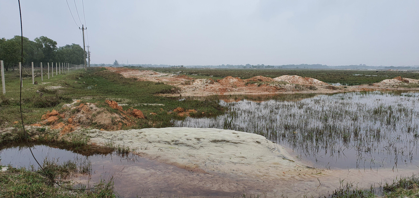 Sau hơn 10 năm, dự án vẫn chỉ là bãi đất trống, các hạng mục dang dở.