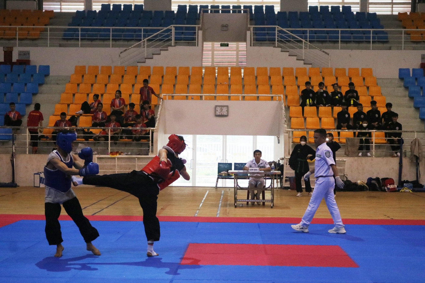 Các VĐV thi đấu ở nội dung đối kháng, tranh tài 6 bộ huy chương. Các VĐV thi đấu ở nội dung đối kháng, tranh tài 6 bộ huy chương.