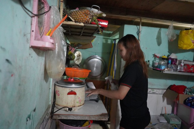 Tiền điện tăng cao khiến đời sống người lao động thêm chật vật